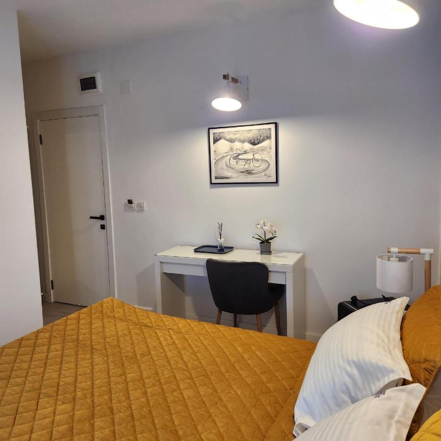 My Room Accommodation Curtea de Argeş Extérieur photo